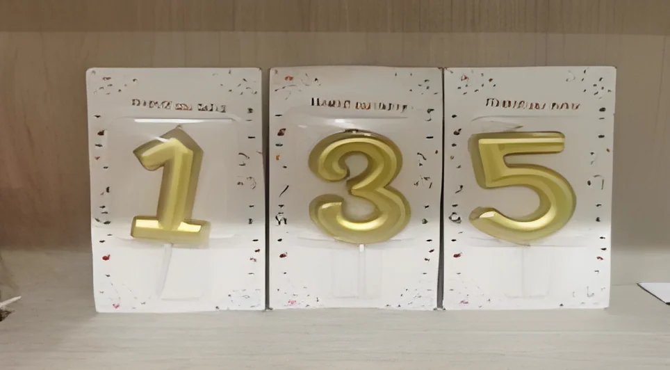 Number Candle – 9cm Round Face Digital Gold Plated Blister Card